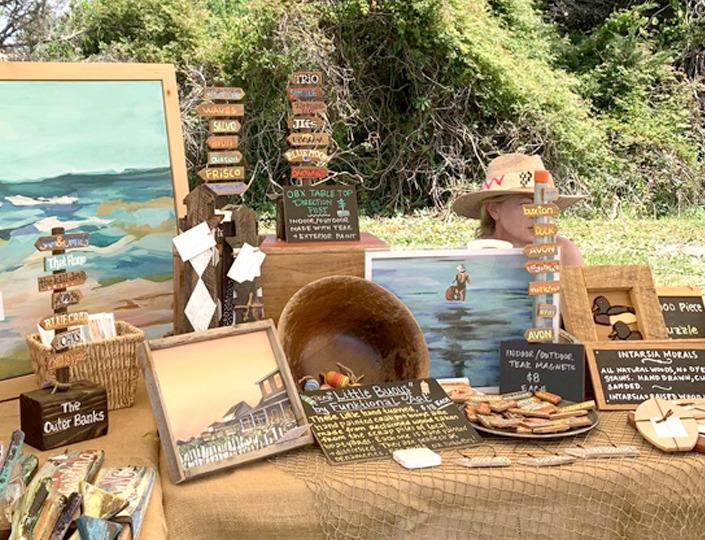 https://www.facebook.com/Avonfamersmarket/