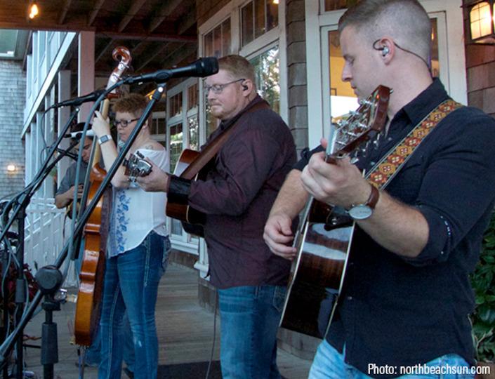 https://www.outerbanks.com/first-friday-in-manteo.html